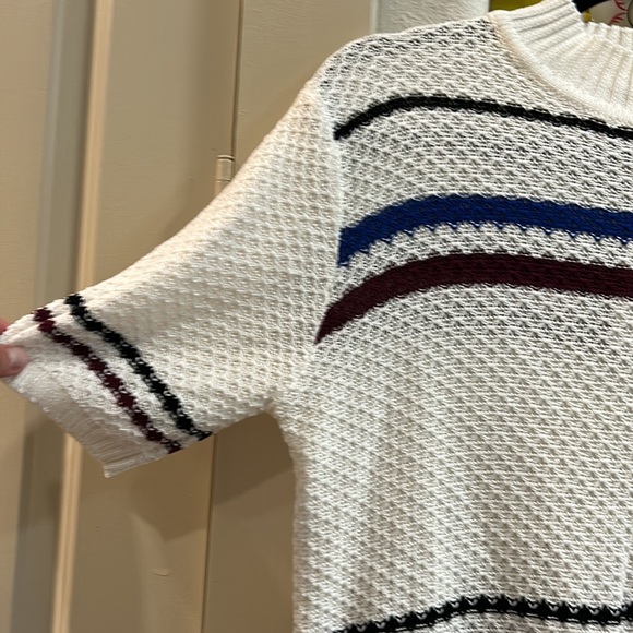 NWT Lioness Short Sleeve Knit Sweater Sz M - Picture 2 of 4